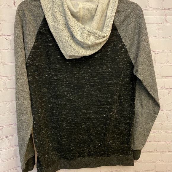 Colorblock Hoodie🖤 - Picture 2 of 2